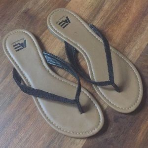 American Eagle Flip Flops